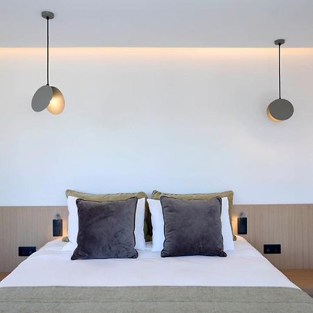 Twinn Downtown Piraeus, Santikos Collection ภายนอก รูปภาพ